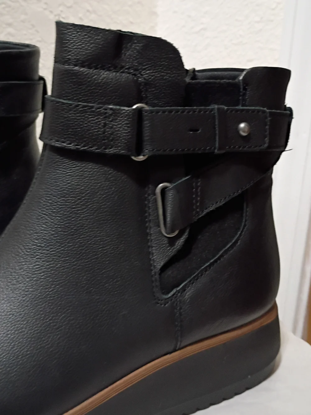 NWOB Clark Black Zylahfaye Wedge Ankle Booties with Strap Detail Size 9.5